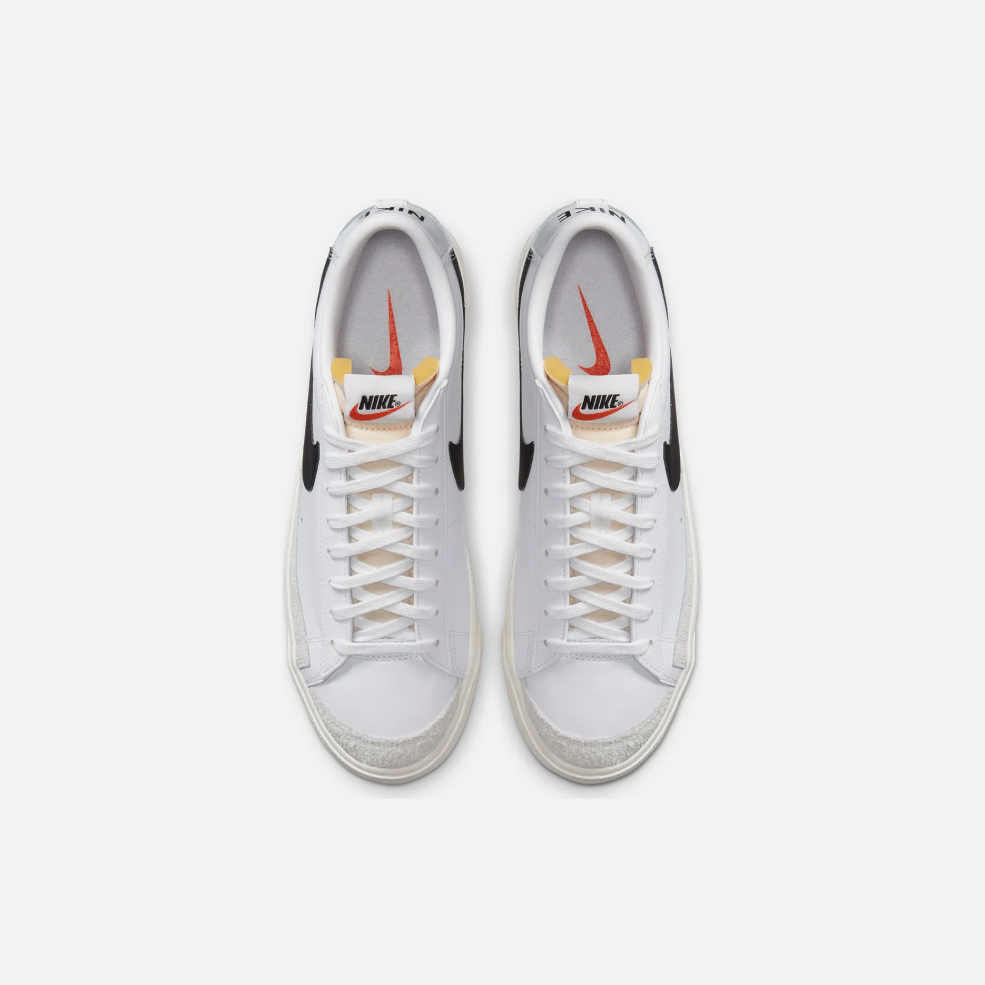Store Nike Blazer Low `77 Vintage White / Black / Sail / Orange