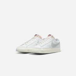 Discount Nike Blazer Low `77Vintage White / Grey Fog / Light Menta / Sainta