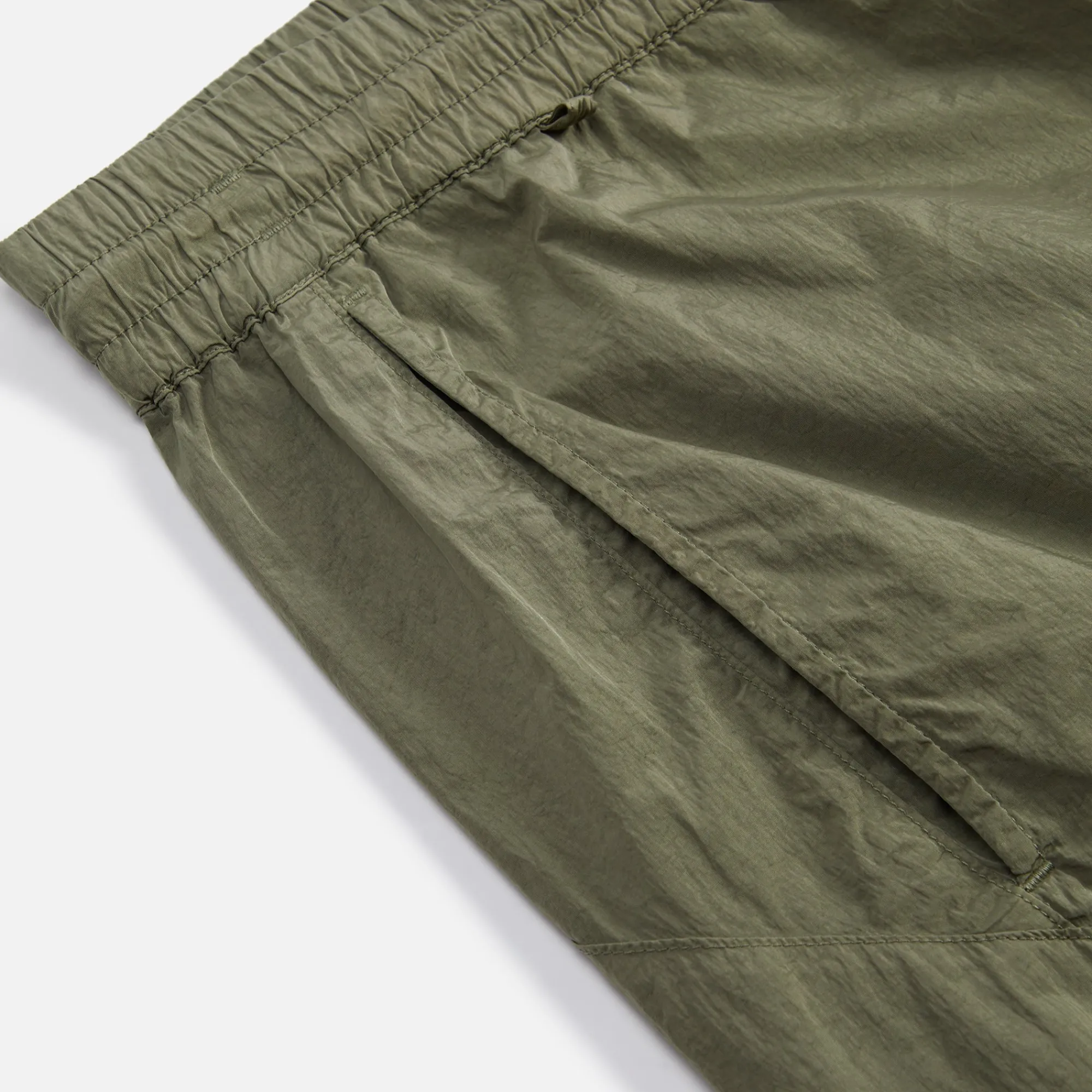 Fashion CP Company Chrome-R Zipped Shorts Bronze Green