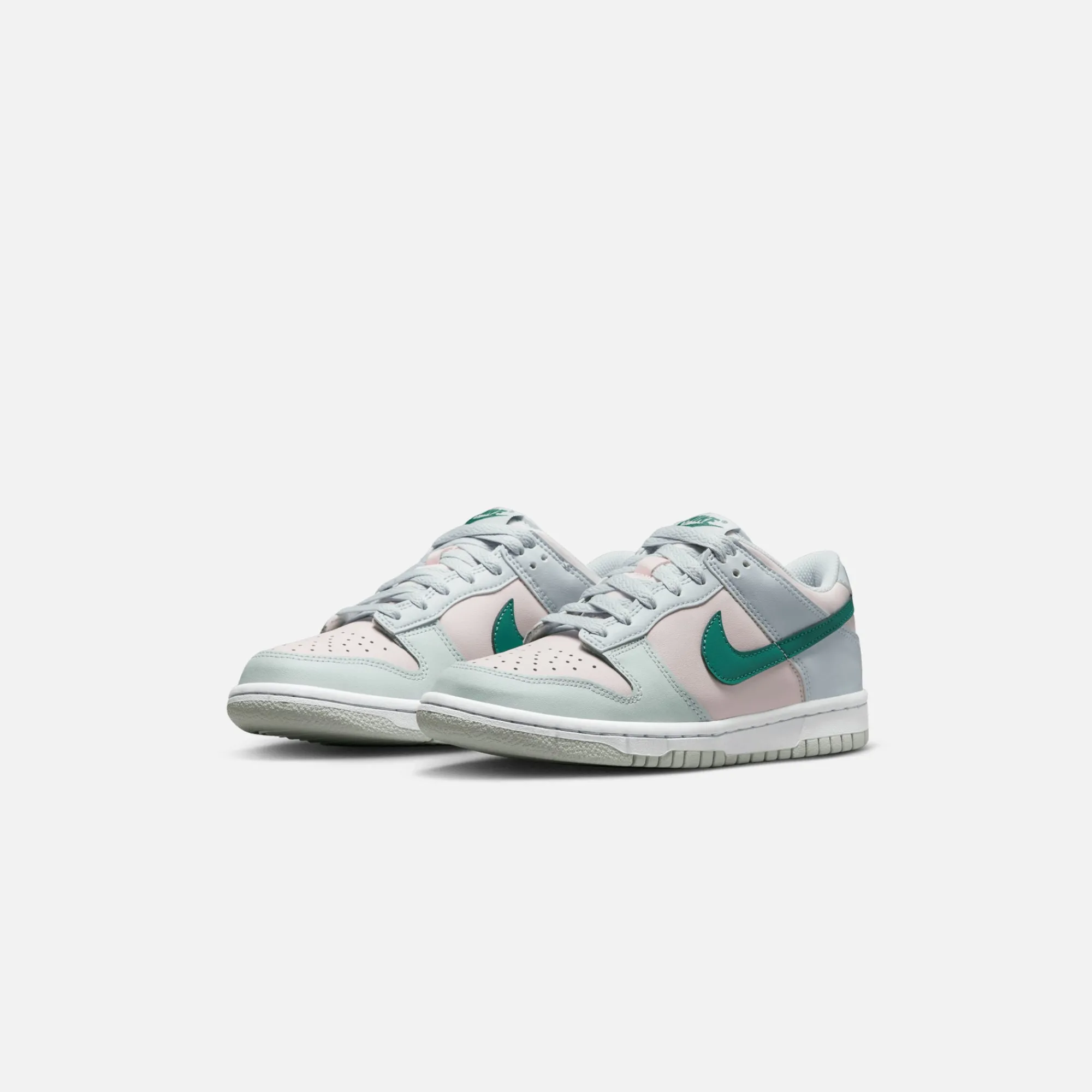 Store Nike Grade School Dunk Low Football Grey / Mineral Teal / Pearl Pink