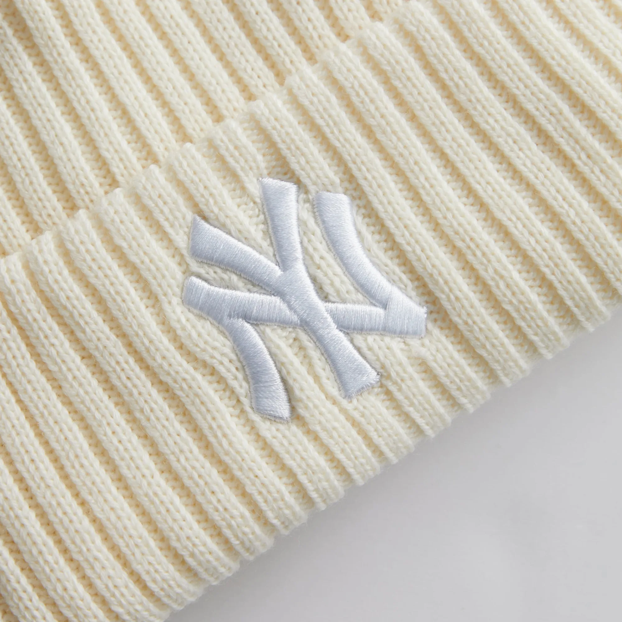 Flash Sale Kith & New Era For New York Yankees Knit Beanie Sandrift