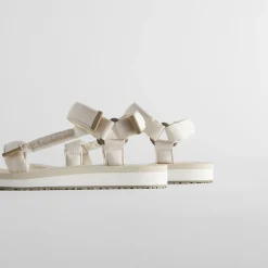 Hot Kith For Columbia Pfg Breaksider Sandal Fawn