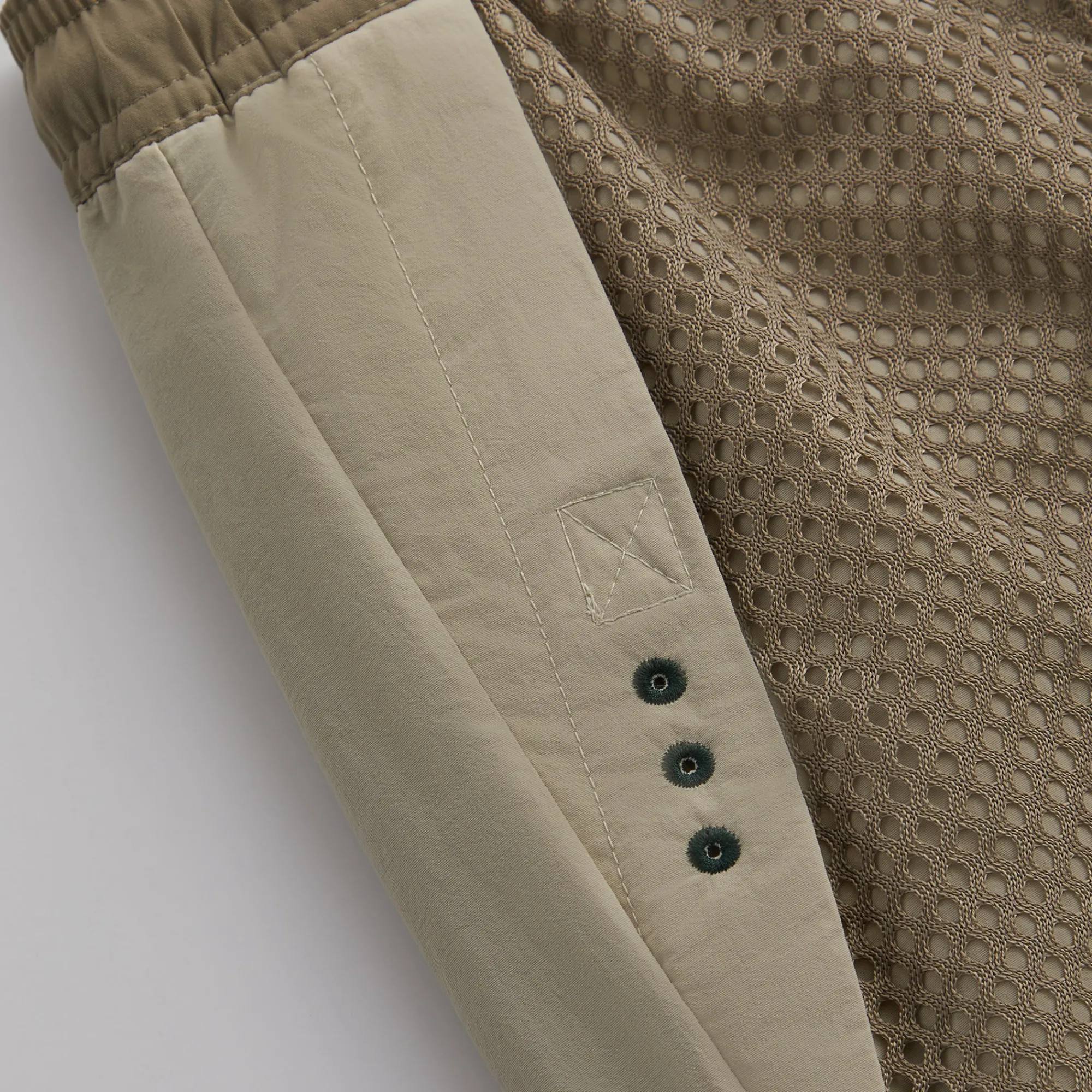Best Sale Kith For Columbia Pfg Deschutes Valley™ Short Fossil