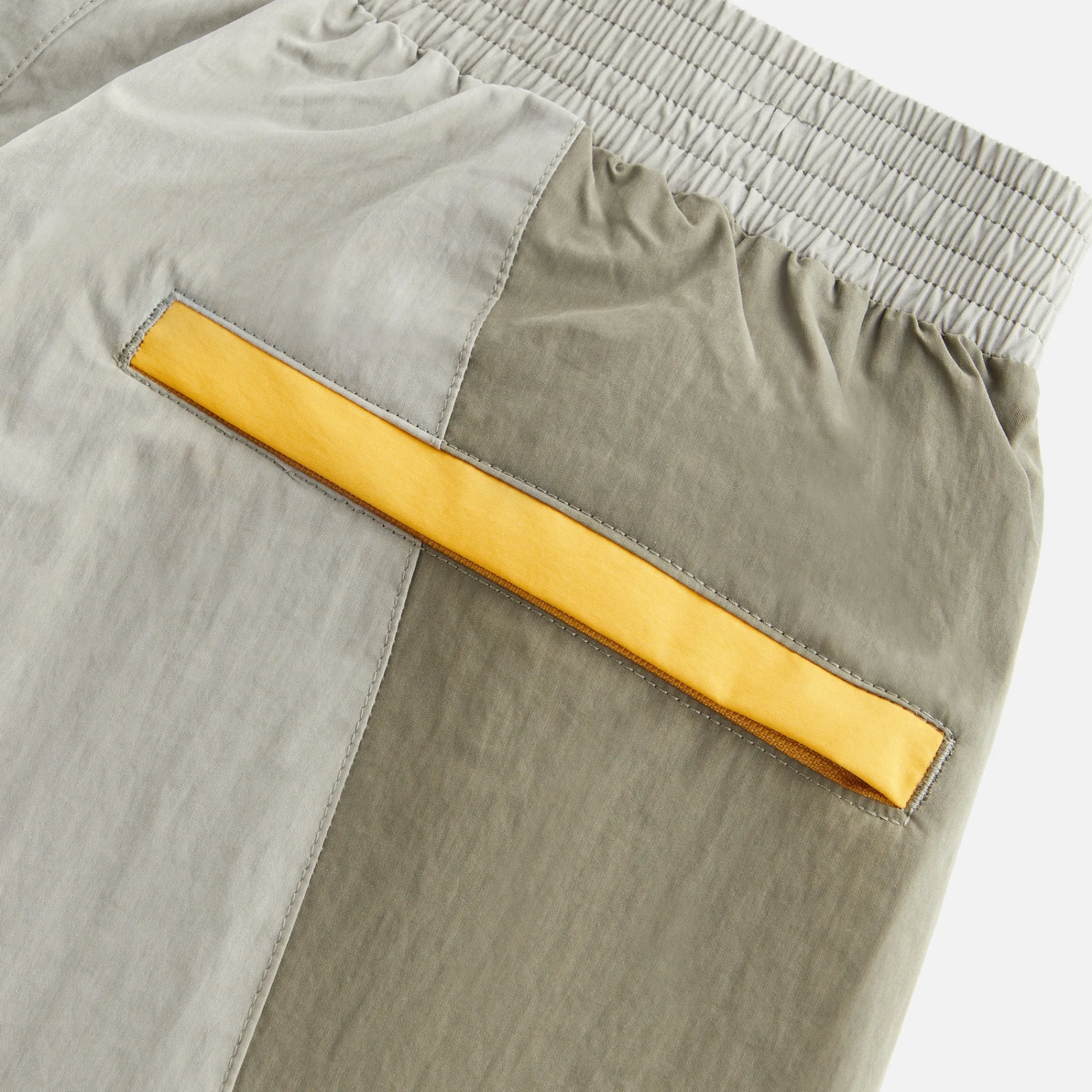 Online Kith Women Carter Color-Blocked Wind Pant Plaster