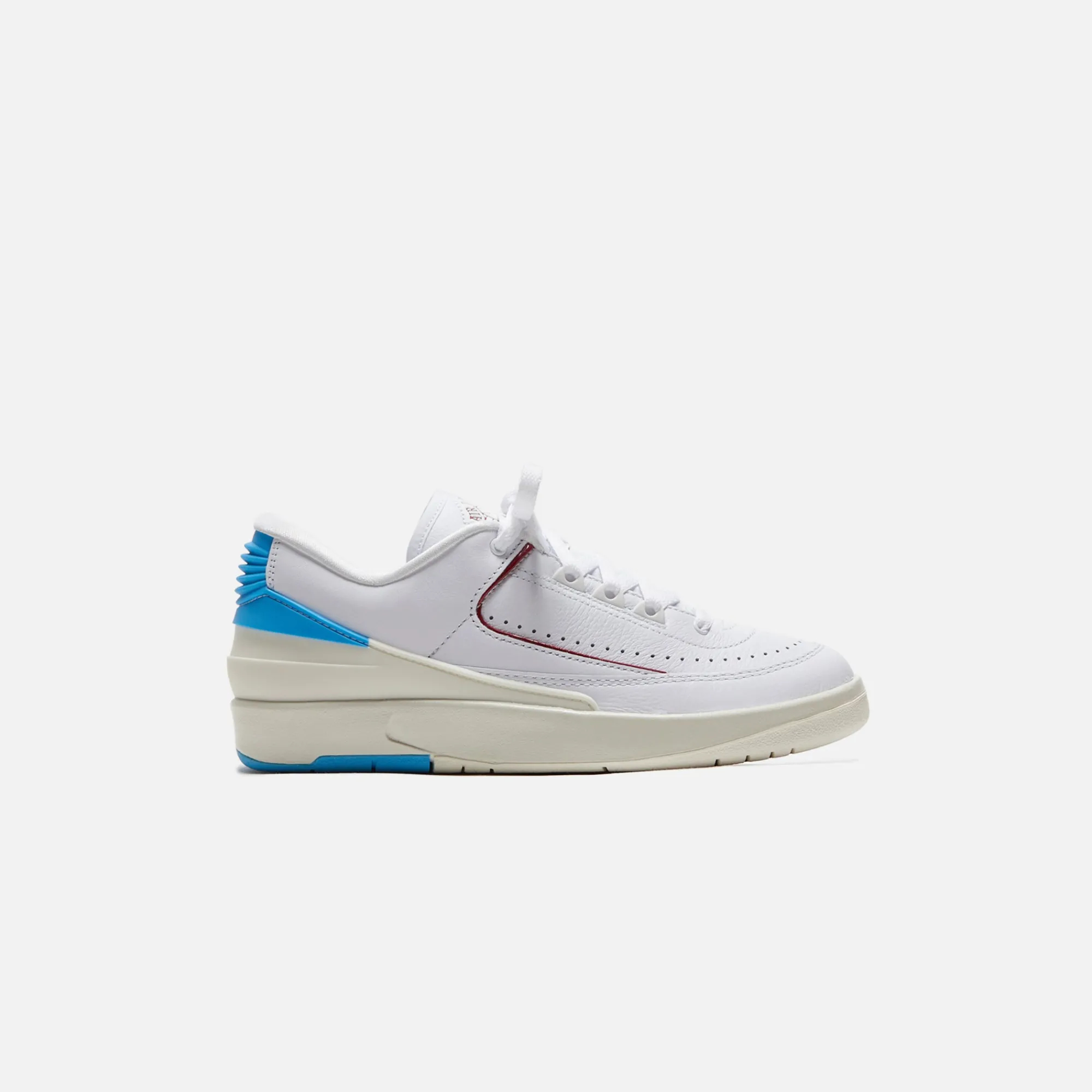 Store Jordan Nike Wmns Air2 Retro Low White / Fire Red / Dark Powder
