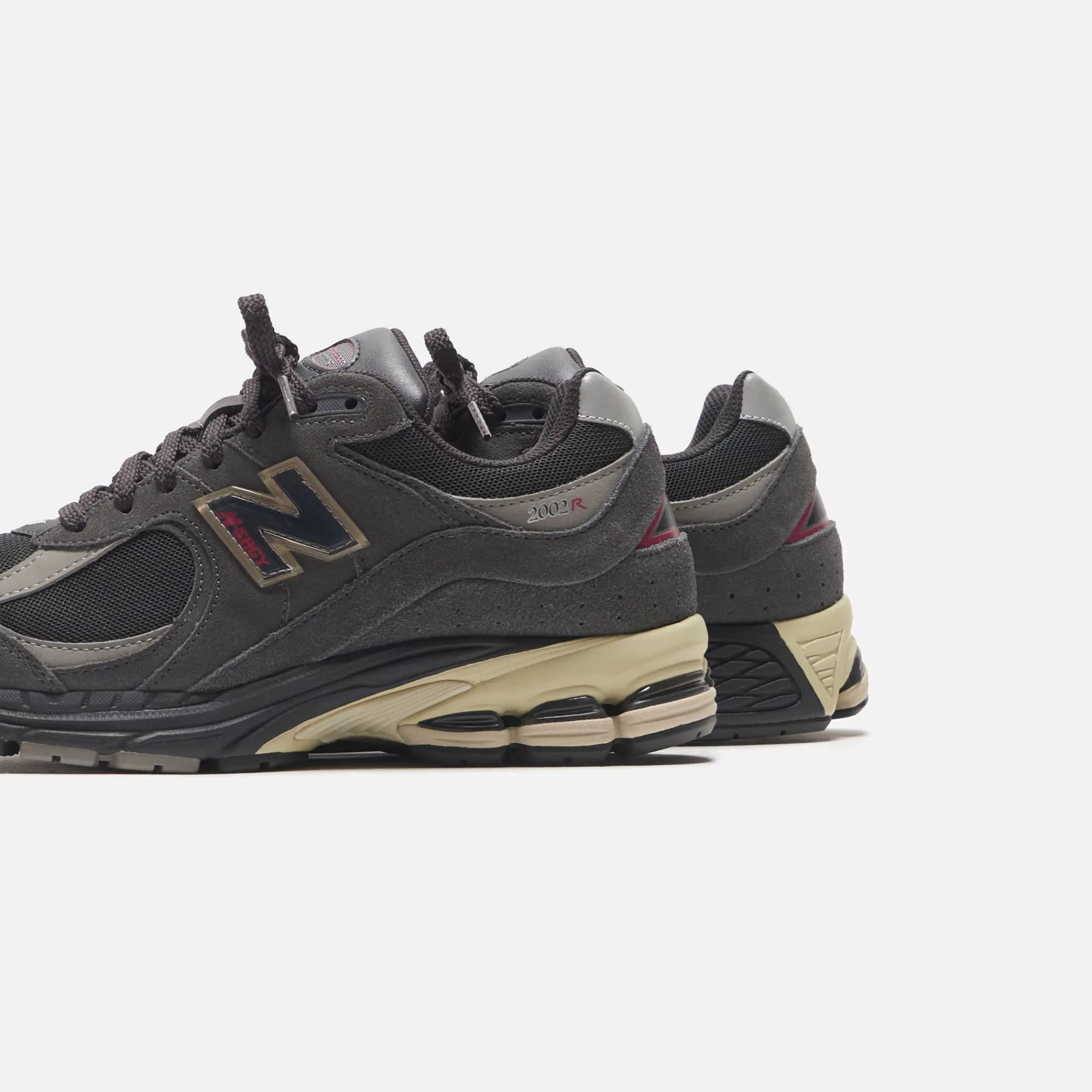Fashion New Balance 2002R Magnet / Hi-Pink