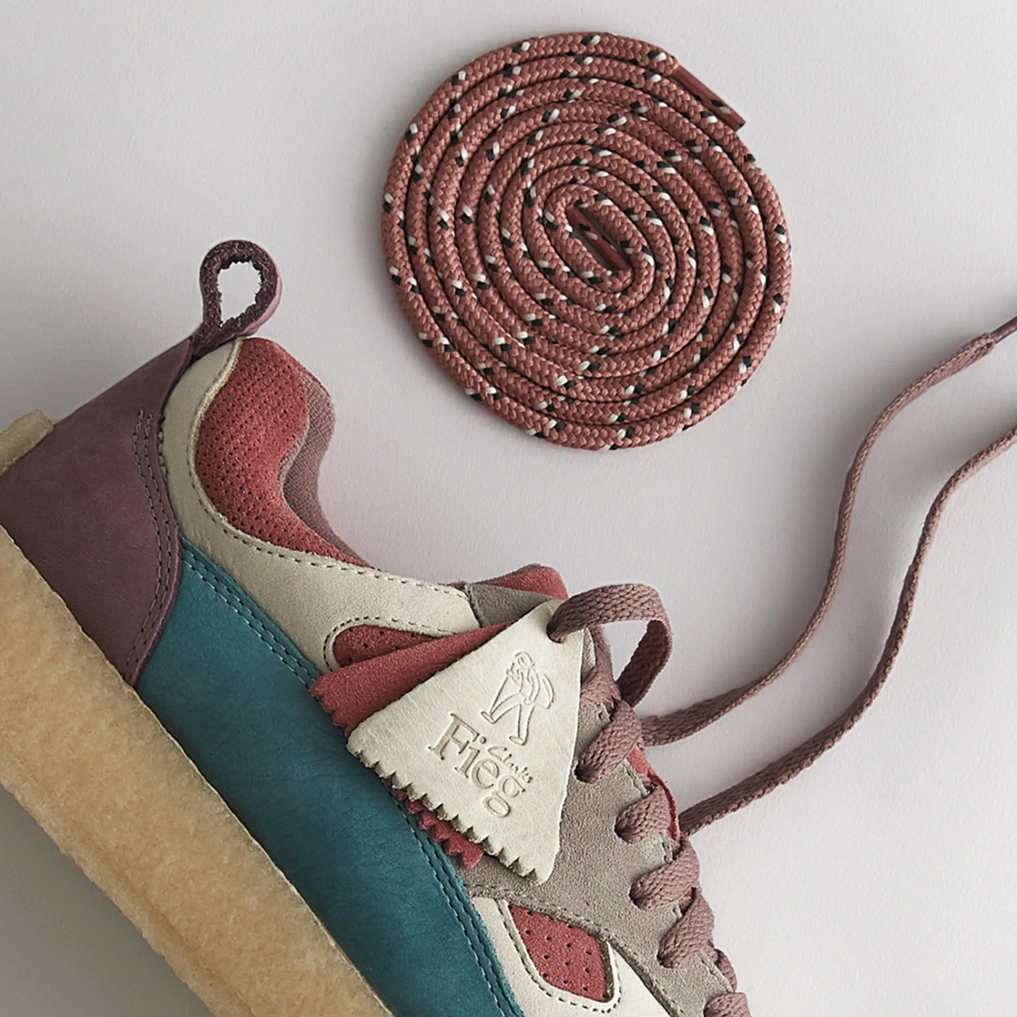 Cheap Kith Ronnie Fieg For Clarks 8Th Street Lockhill Pink / Blue