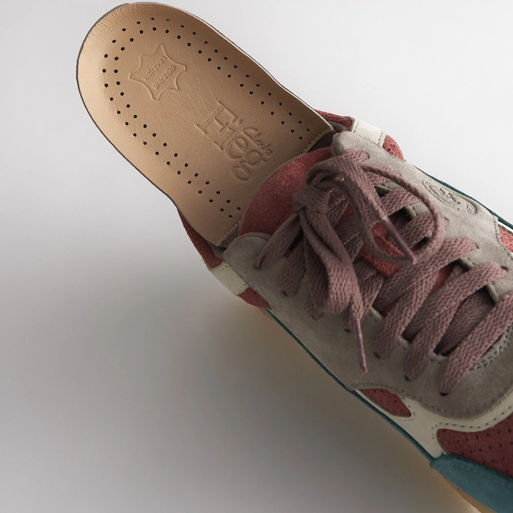 Cheap Kith Ronnie Fieg For Clarks 8Th Street Lockhill Pink / Blue