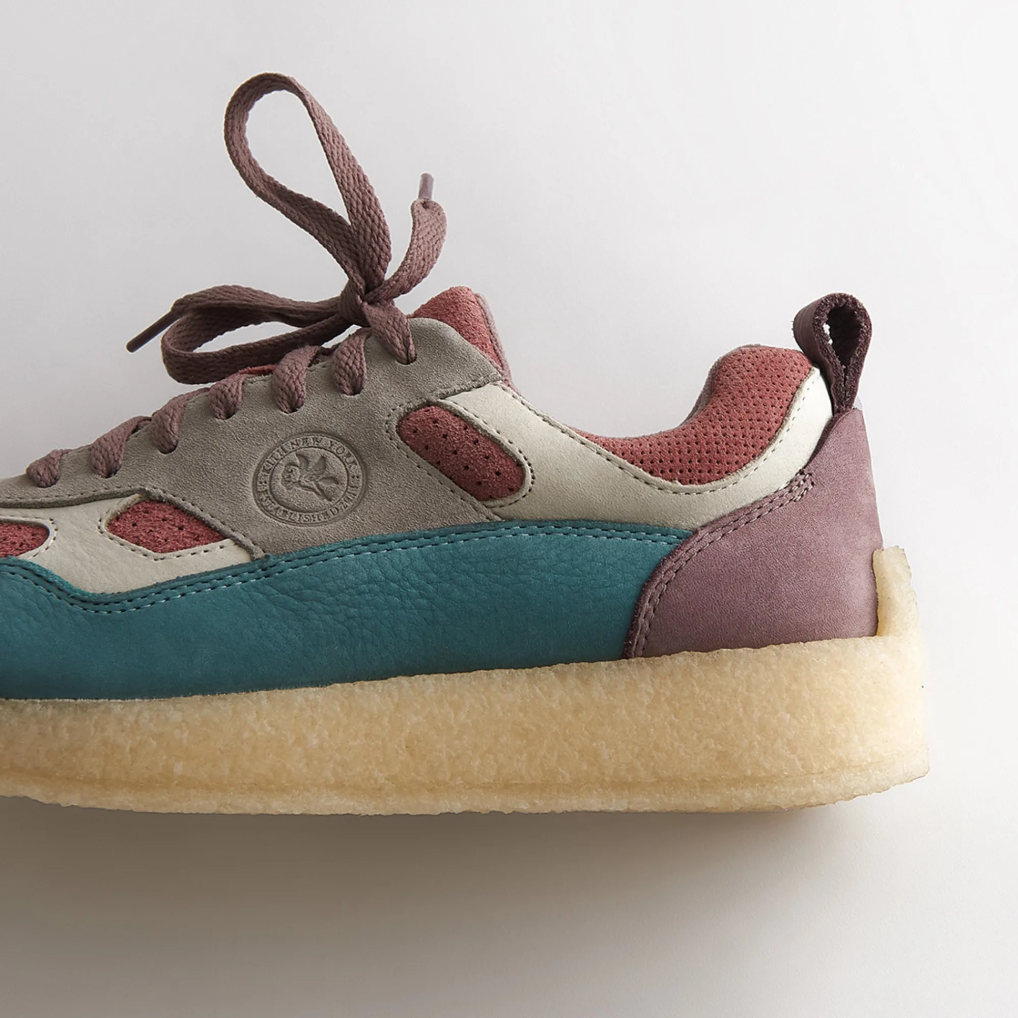 Hot Kith Ronnie Fieg For Clarks 8Th Street Lockhill Pink / Blue