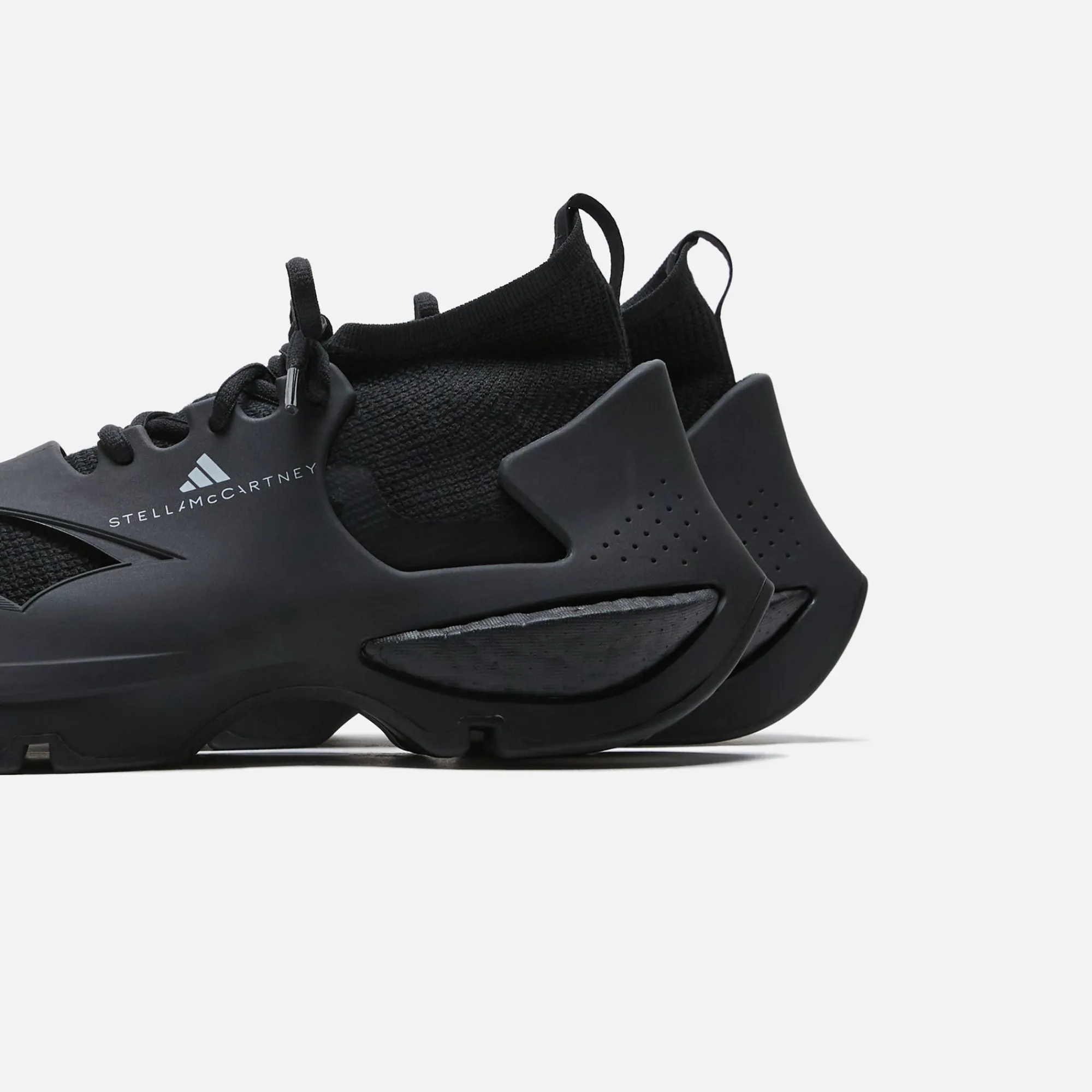 Shop adidas by Stella McCartney Sportswear Run Core Black / Footwear White