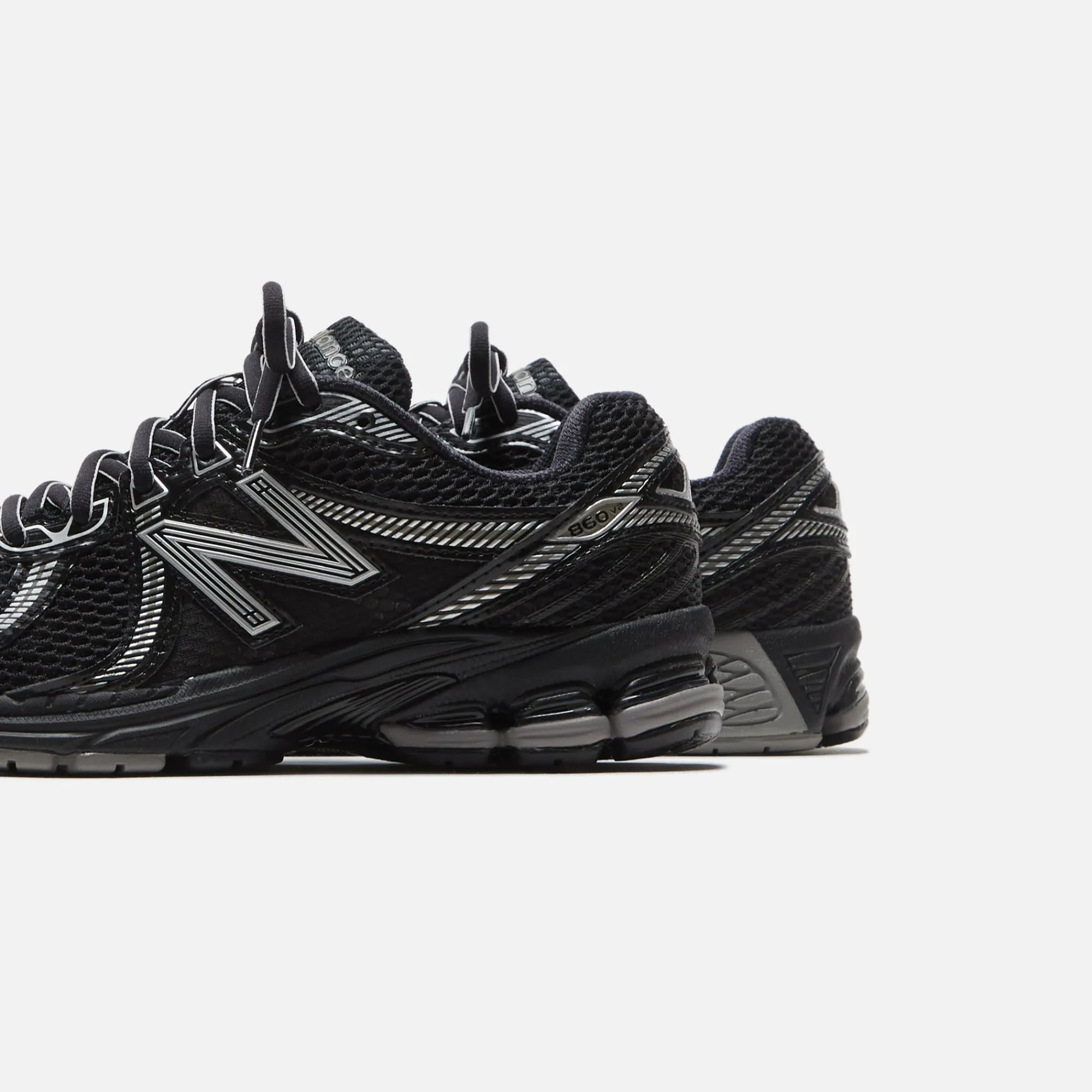 Flash Sale New Balance 860V2 Black / Silver Metallic