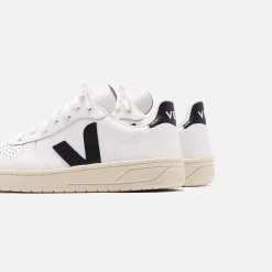 Clearance Veja V-10 Extra White / Black