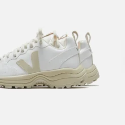 Shop Veja Venturi Alveomesh Cwl White / Pierre / Natural
