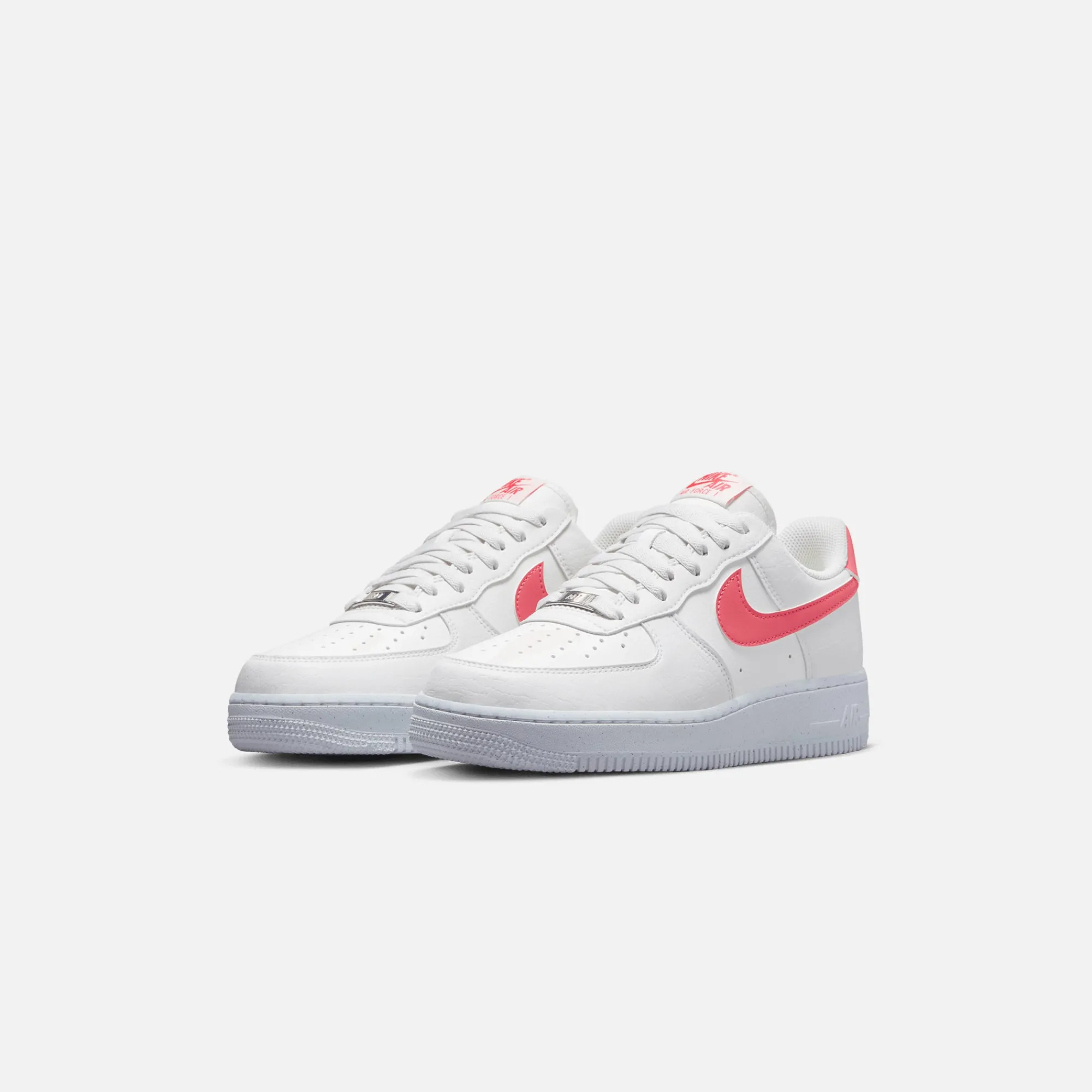 New Nike Wmns Air Force 1 `07 Se Summit White / Sea Coral / White