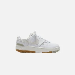 Discount Nike Wmns Gamma Force White / Phantom / Light Bone / Sanddrift
