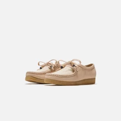 Shop Clarks Wmns Wallabee Raffia Natural