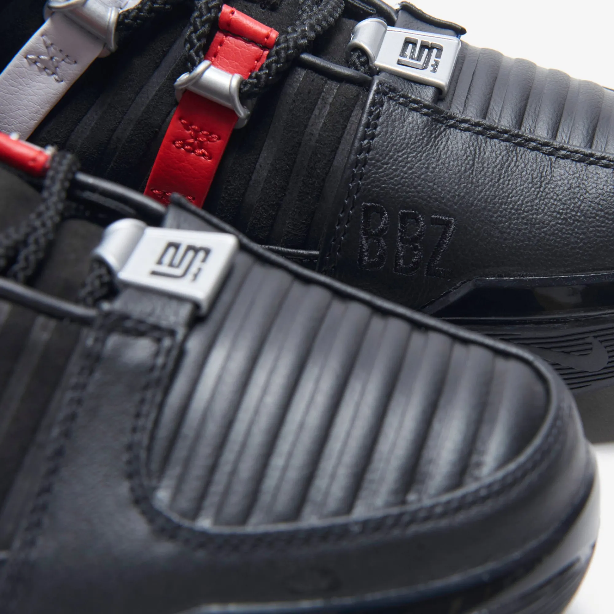 Outlet Nike Zoom Lebron Iii Qs Black / Metallic Silver / University Red
